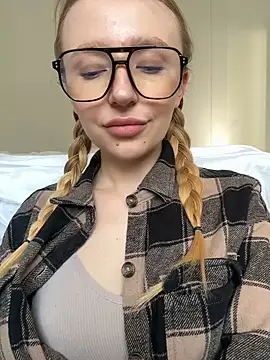 EvaBrooklyn online show from March 7, 12:45 pm