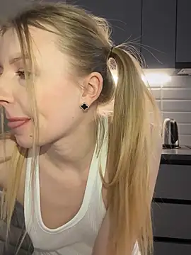 EvaBrooklyn online show from March 21, 3:57 pm