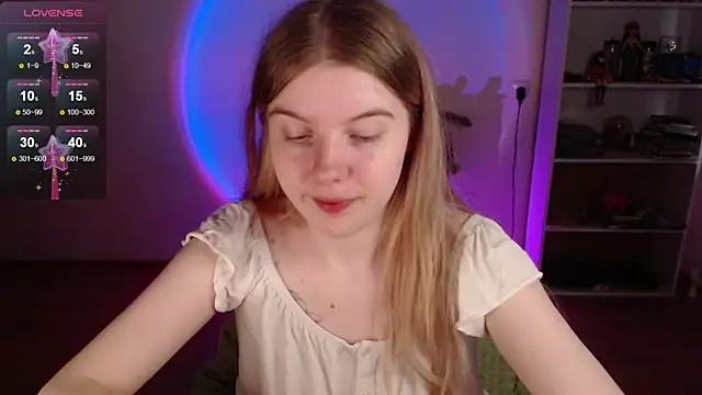 Strawberry juli online show from May 7, 10:42 am