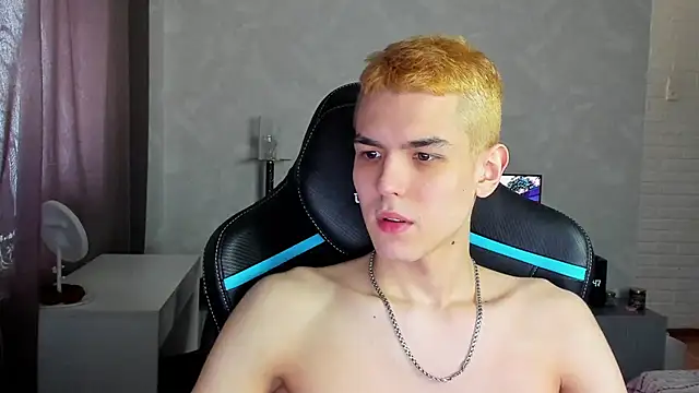 TravisRevas online show from March 8, 7:49 am