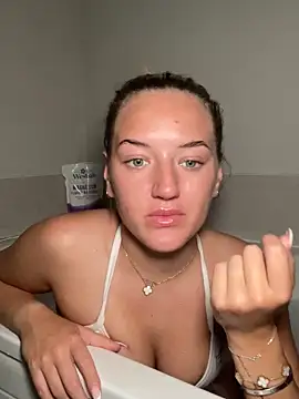 MissMaisiex online show from October 4, 7:34 pm