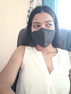 Snapshot of CRAZY__BITE chatting on February 8, 9:45 am CRAZY BITE online show from February 8, 9:45 am