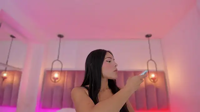 Haily b online show from December 4, 7:55 pm