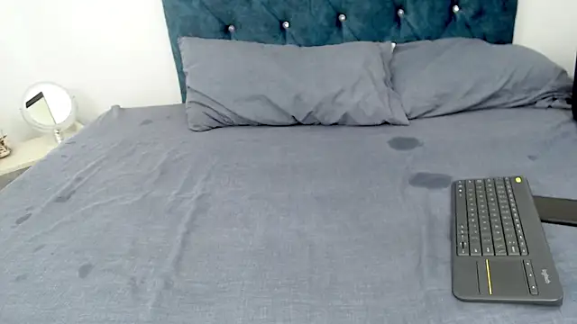 Snapshot of AriaBliss_ chatting on March 4, 11:29 am AriaBliss online show from March 4, 11:29 am