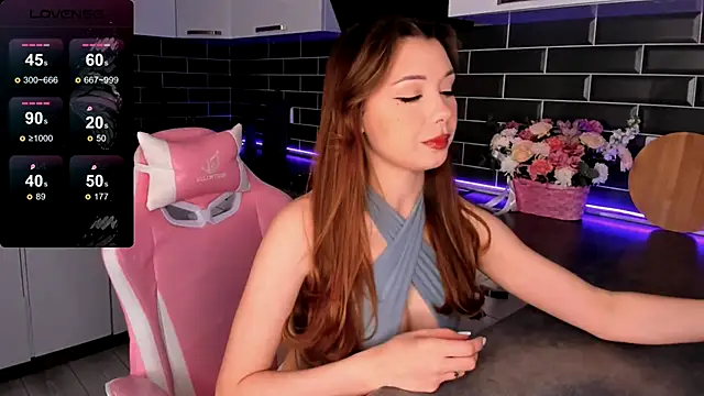 Snapshot of EmmaVictori1 chatting on November 18, 7:02 am EmmaVictori1 online show from November 18, 7:02 am