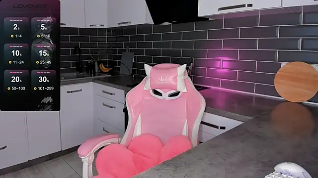 ShaiyaMinn3 online show from April 17, 6:33 pm