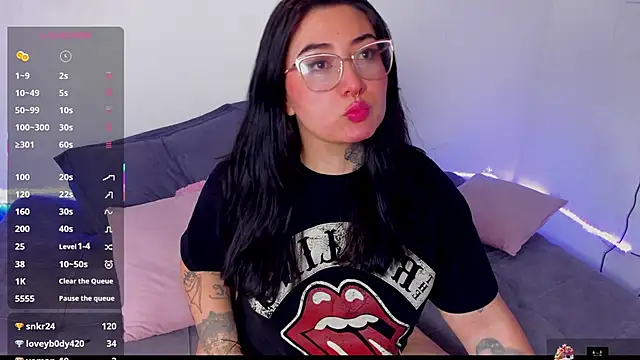 Curvybaddie99 online show from January 8, 7:21 am