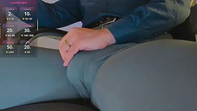 Snapshot of MxsterJohn chatting on February 24, 3:59 am MxsterJohn online show from February 24, 3:59 am