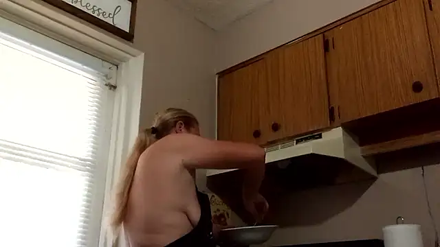 wetnwildforyou online show from November 2, 6:43 pm