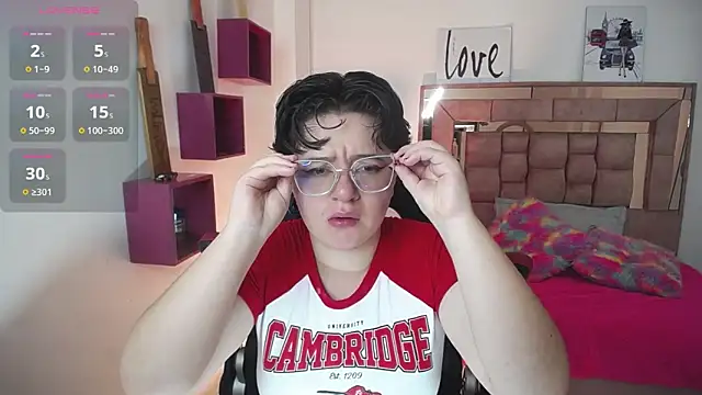 Snapshot of safyka chatting on October 18, 1:41 am safyka online show from October 18, 1:41 am