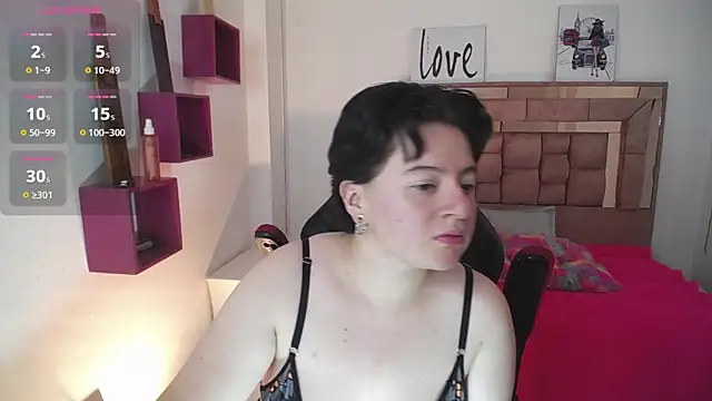 Snapshot of safyka chatting on October 21, 2:12 am safyka online show from October 21, 2:12 am