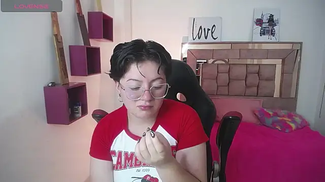 Snapshot of safyka chatting on October 31, 3:40 am safyka online show from October 31, 3:40 am