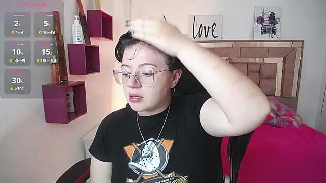 Snapshot of safyka chatting on November 5, 1:38 am safyka online show from November 5, 1:38 am