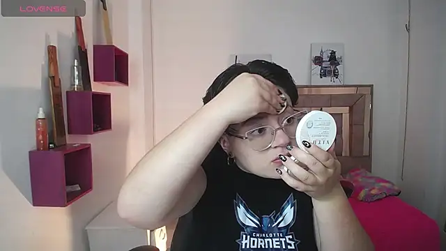 Snapshot of safyka chatting on November 12, 9:36 pm safyka online show from November 12, 9:36 pm