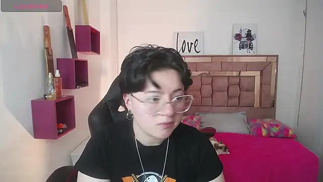 Snapshot of safyka chatting on November 15, 12:52 am safyka online show from November 15, 12:52 am