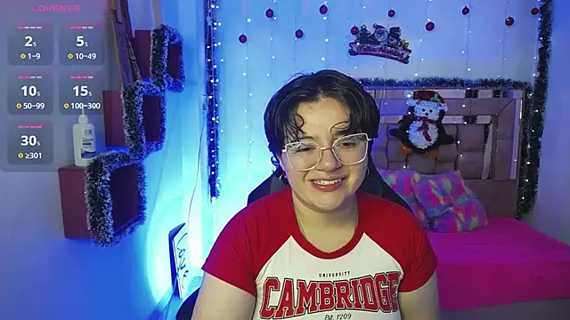 Snapshot of safyka chatting on December 16, 3:33 am safyka online show from December 16, 3:33 am