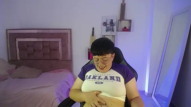 Snapshot of safyka chatting on February 13, 2:29 am safyka online show from February 13, 2:29 am