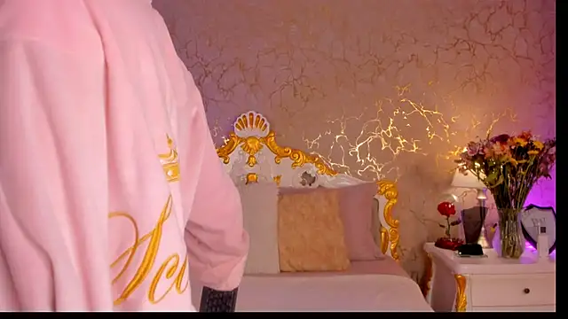 ScarlettWallace online show from March 12, 10:05 pm