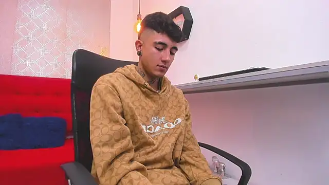 Patrick Rango online show from December 17, 3:12 am