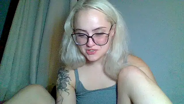 sluttypumpkin online show from July 12, 10:06 am