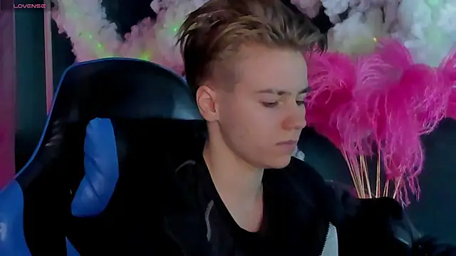 Jean Wilsons online show from April 11, 11:14 am