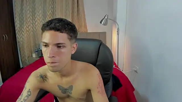 Snapshot of domi_master chatting on November 6, 1:39 am domi master online show from November 6, 1:39 am