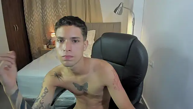 Snapshot of domi_master chatting on November 8, 5:40 am domi master online show from November 8, 5:40 am