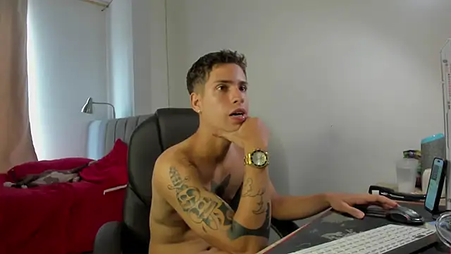 Snapshot of domi_master chatting on December 3, 3:10 pm domi master online show from December 3, 3:10 pm