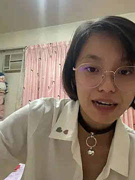 Snapshot of ladypaggy chatting on April 29, 2:43 pm ladypaggy online show from April 29, 2:43 pm