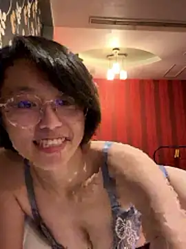 Snapshot of ladypaggy chatting on May 10, 6:51 am ladypaggy online show from May 10, 6:51 am