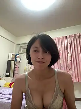 Snapshot of ladypaggy chatting on May 26, 3:41 pm ladypaggy online show from May 26, 3:41 pm