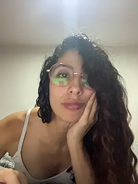 Snapshot of Angell-Bell- chatting on October 21, 2:01 am Angell-Bell- online show from October 21, 2:01 am