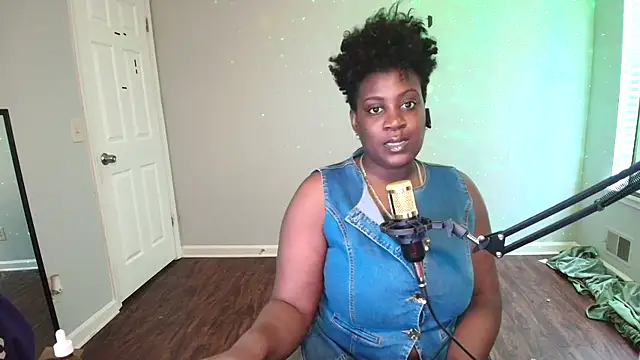 lovelyenigma365 online show from March 17, 6:00 pm