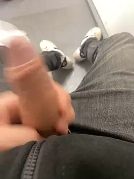 GreekDaddyNickOfficial online show from March 8, 4:28 pm