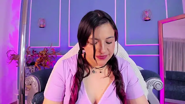 TaraTaylorr online show from November 12, 2:23 am