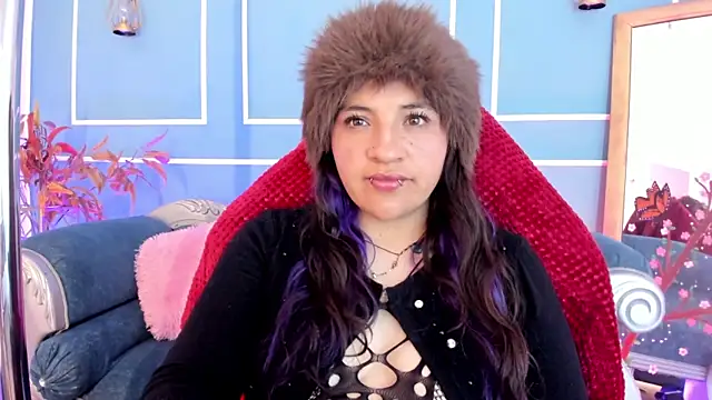 TaraTaylorr online show from May 22, 3:35 am