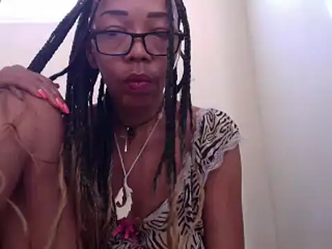 Snapshot of Ladyzee25 chatting on July 20, 11:34 am Ladyzee25 online show from July 20, 11:34 am