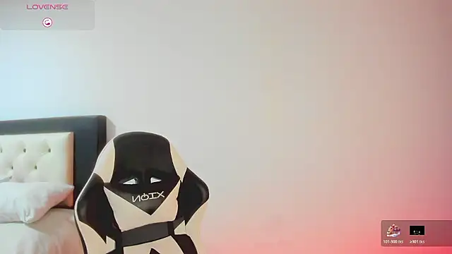 CarolinneFiotti online show from January 13, 11:48 am