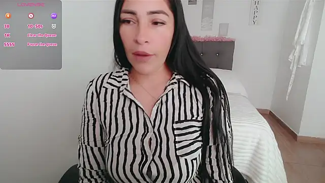 luna lgomez  online show from October 9, 12:14 pm