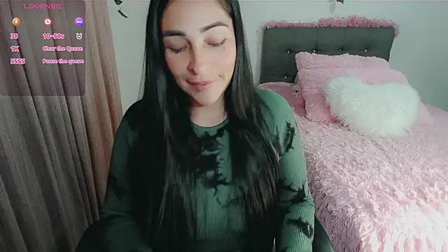 luna lgomez  online show from October 28, 1:42 am