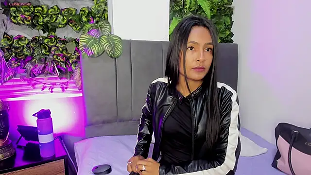 Fernanda liie  online show from October 28, 12:30 pm