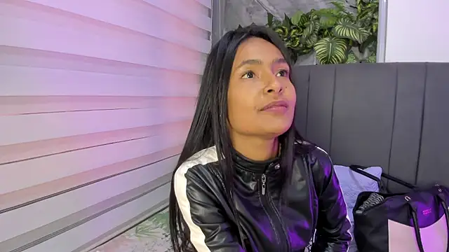 Fernanda liie  online show from December 19, 12:34 pm