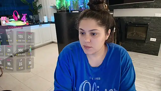 Snapshot of Layla- chatting on October 24, 1:40 pm Layla- online show from October 24, 1:40 pm