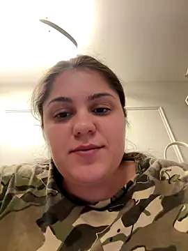 Snapshot of Layla- chatting on October 31, 2:34 am Layla- online show from October 31, 2:34 am