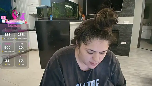 Snapshot of Layla- chatting on November 7, 5:13 pm Layla- online show from November 7, 5:13 pm