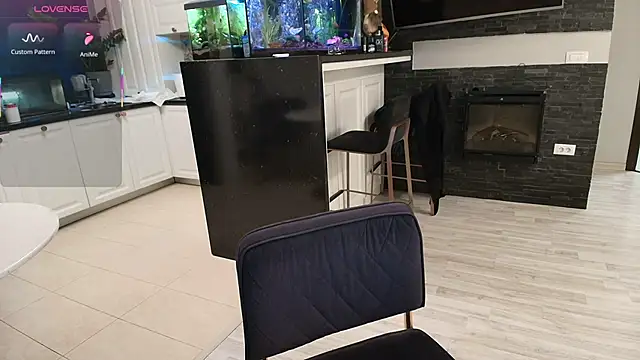 Snapshot of Layla- chatting on November 19, 1:11 pm Layla- online show from November 19, 1:11 pm