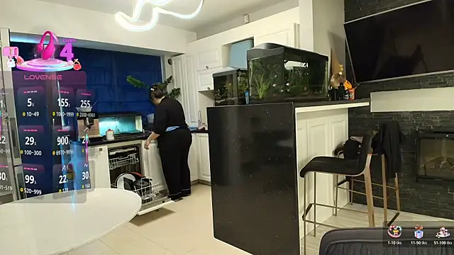 Snapshot of Layla- chatting on November 26, 10:16 am Layla- online show from November 26, 10:16 am