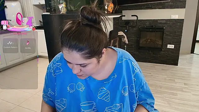 Layla- online show from March 4, 12:11 pm