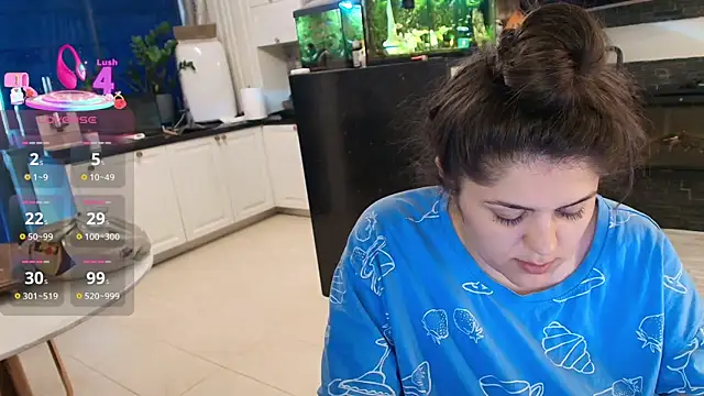 Snapshot of Layla- chatting on April 30, 11:49 am Layla- online show from April 30, 11:49 am