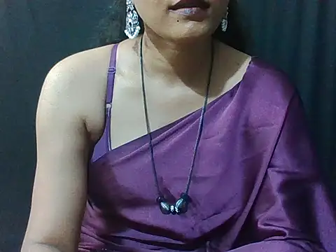 Snapshot of sugandha_bhabhi chatting on October 7, 5:32 pm sugandha bhabhi online show from October 7, 5:32 pm